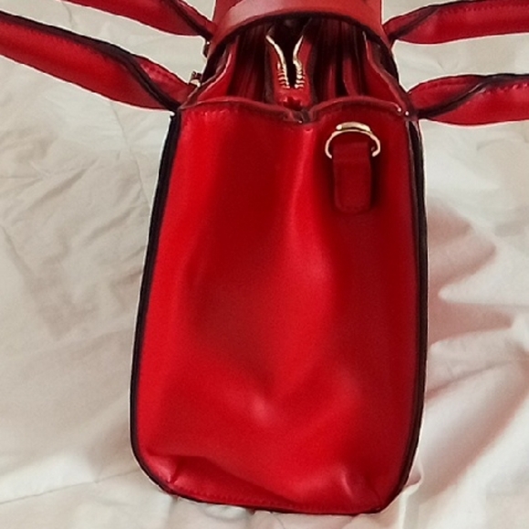 Elegant Red Handbag - Picture 7 of 12